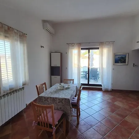 Apartment Relax For Max 5 Persons Close To The