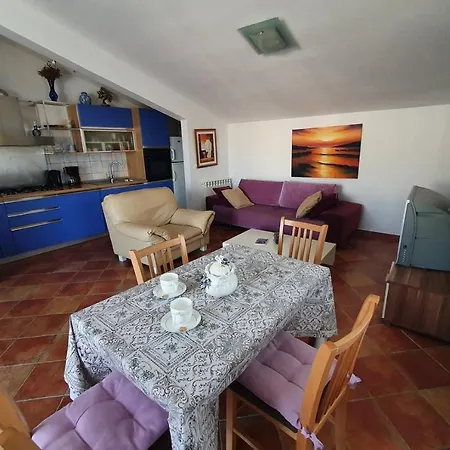 Apartment Relax For Max 5 Persons Close To The
